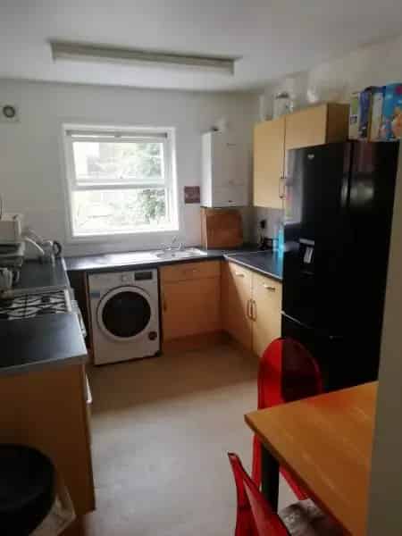One Bed Conversion High Ceilings Lots of Light