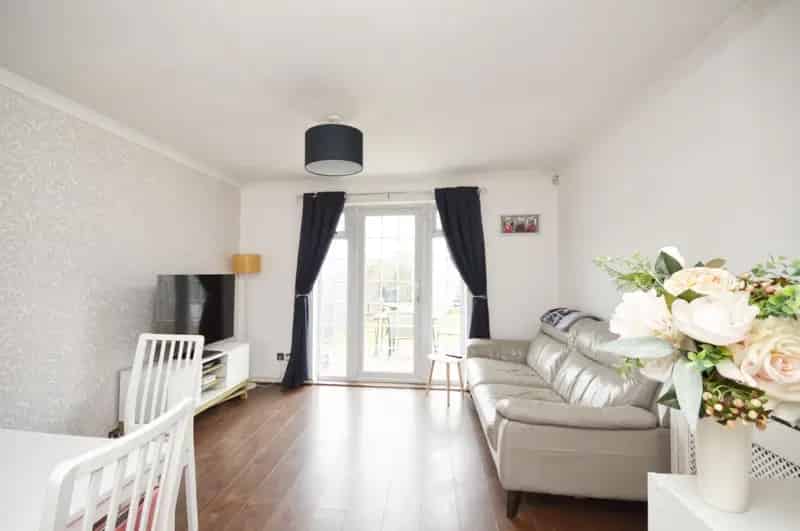 2 Bedroom House For Sale - Ideal First Home or Investment