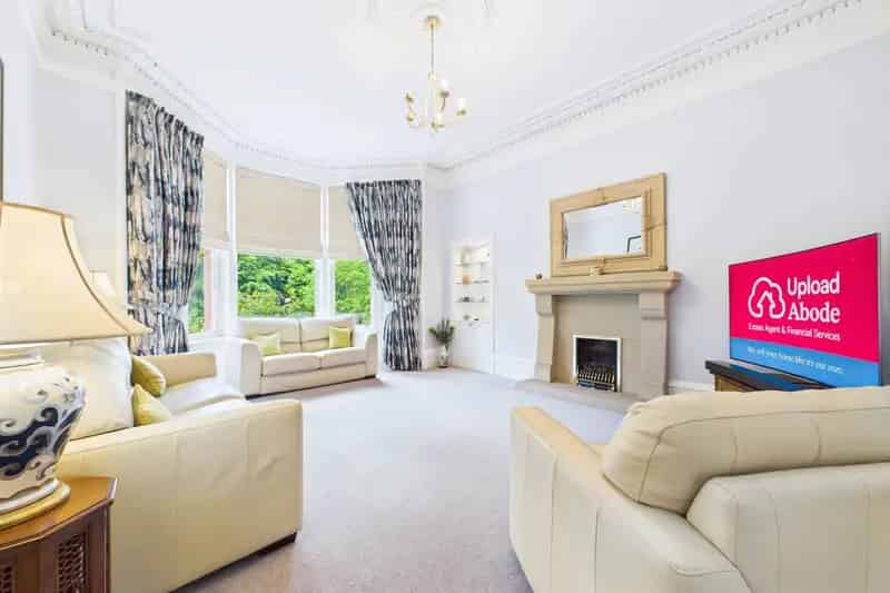 4 Bedroom Detached House to Rent in Uddingston