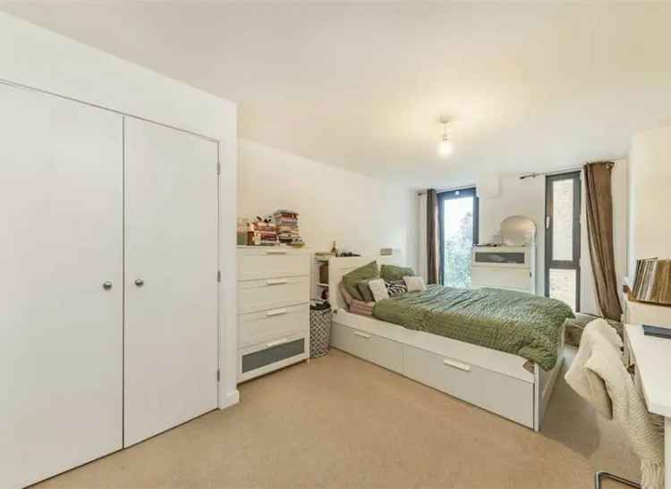 2 Bed 2 Bath Apartment in SE1 with Parking and Concierge