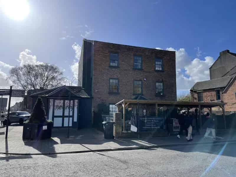Grade II Listed Bar Cafe Near Gloucester City Centre