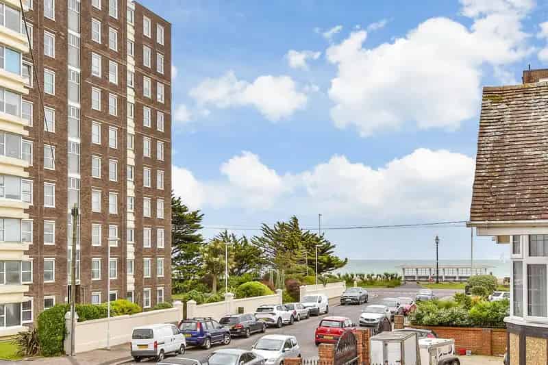 2 Bedroom Flat for Sale Near Seafront