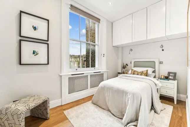 Flat for sale in Onslow Gardens, South Kensington SW7