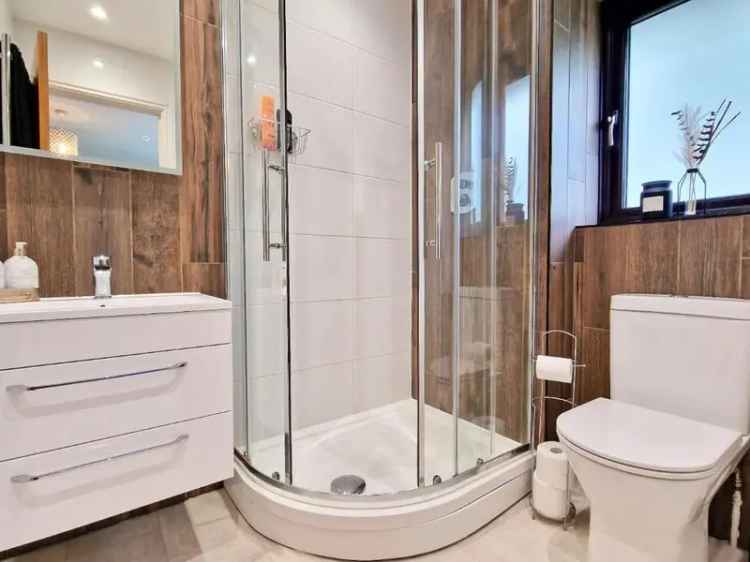 4 Bed Detached House for Sale in Bicester