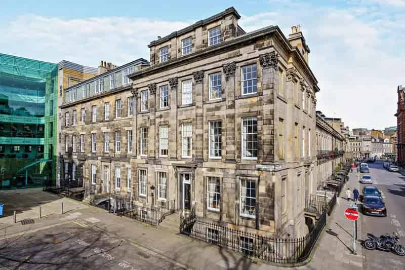 3 Bedroom Penthouse Apartment for Sale in Edinburgh West End