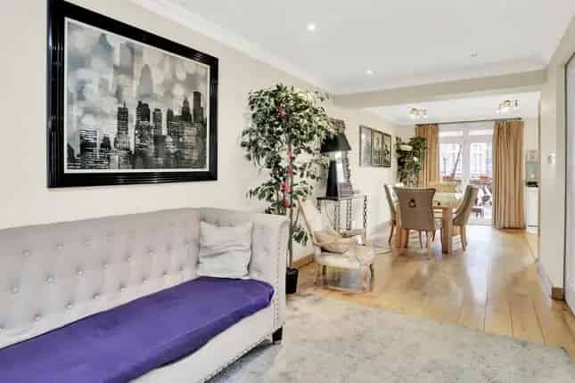 7 Bedroom Family House for Sale in London W2
