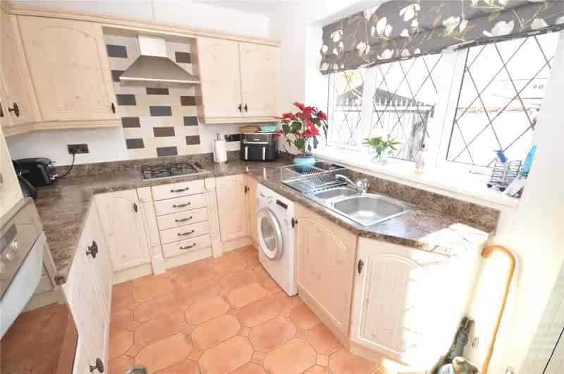 Three Bedroom Semi-Detached House with Garage and Garden