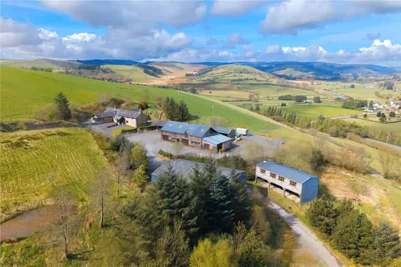 3 Bedroom Detached Welsh Longhouse with Outbuildings and Planning Permission