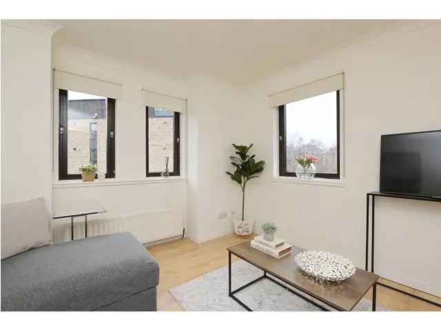 1 Bedroom Flat for Sale in Canonmills