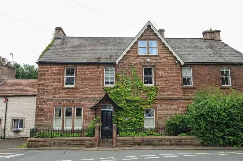 Semi-Detached House to rent with 5 bedrooms, Armathwaite, Carlisle