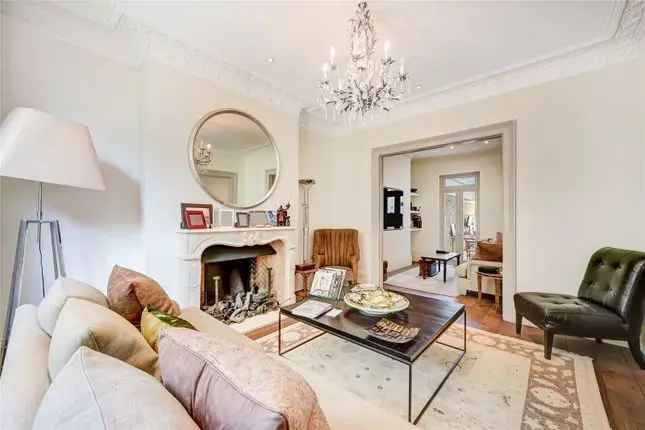 Terraced House for Sale in Margaretta Terrace Chelsea SW3