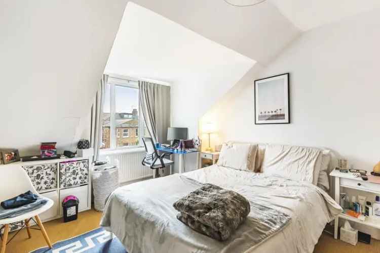 One Bedroom Period Conversion Muswell Hill Modern Bathroom Close to Shops and Park