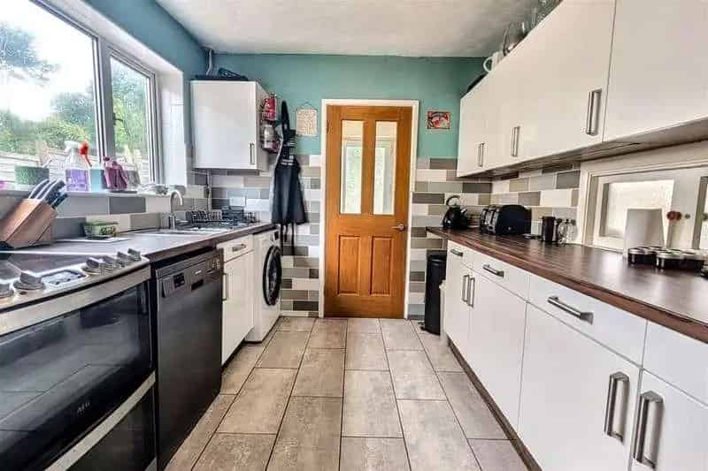 3 Bed Semi-Detached House For Sale