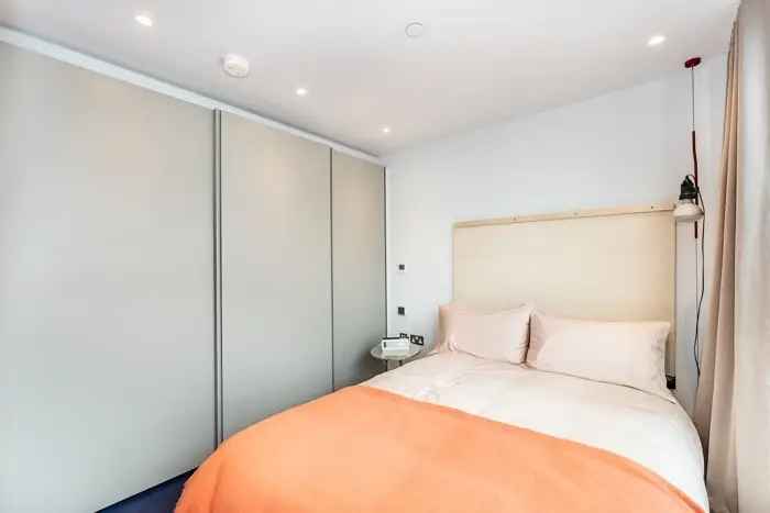 1 Bedroom Furnished Apartment Balfron Tower Pet-Friendly Gym Cinema