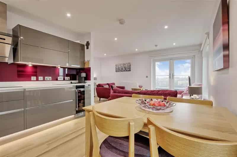 2 Bedroom Flat for Sale in Cambridge