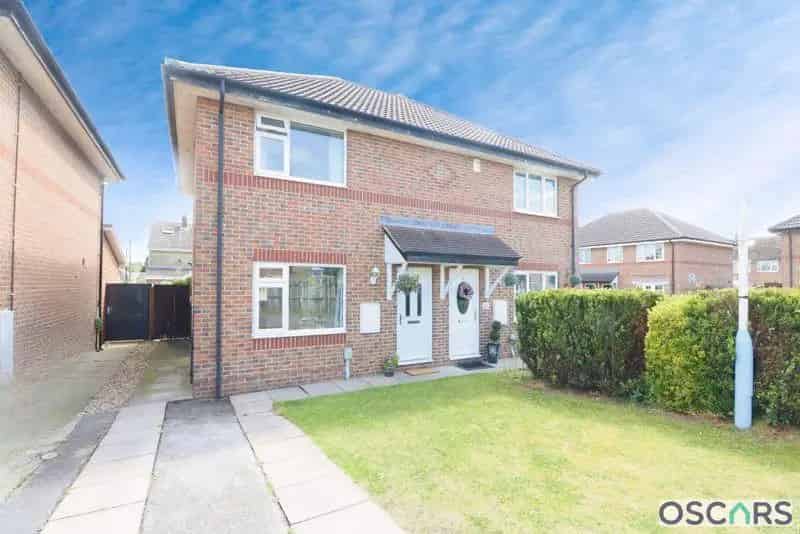 2 Bedroom Semi-Detached House for Sale