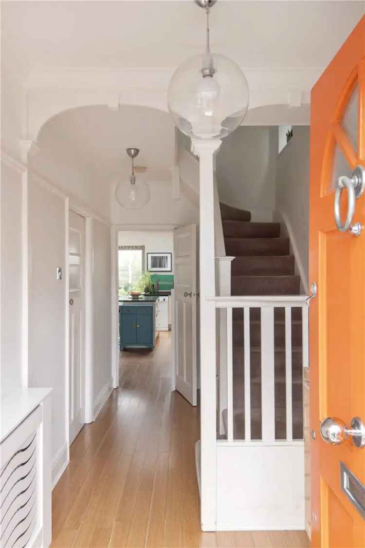 House For Sale in London, England