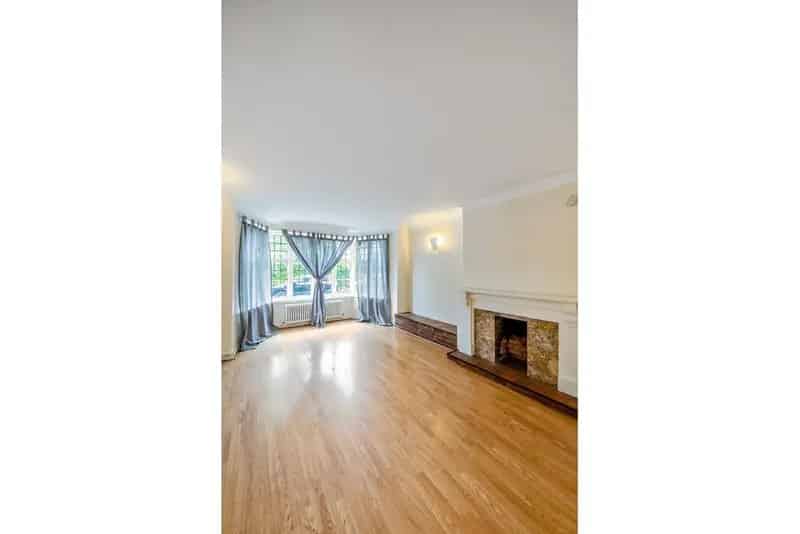 Two Double Bedroom Flat near Putney Heath