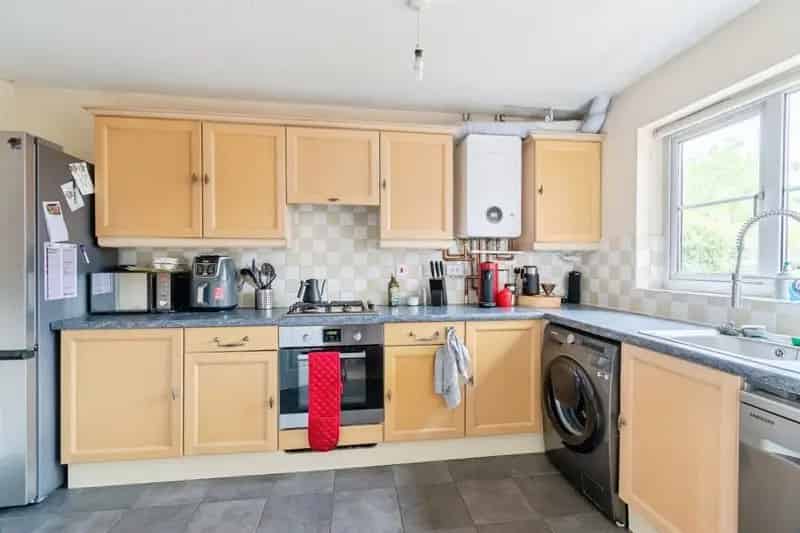 3 Double Bedroom Home Chapel Close