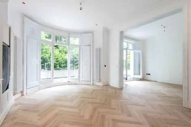 3-Bed Apartment Belsize Park Spacious Terrace Victorian Features