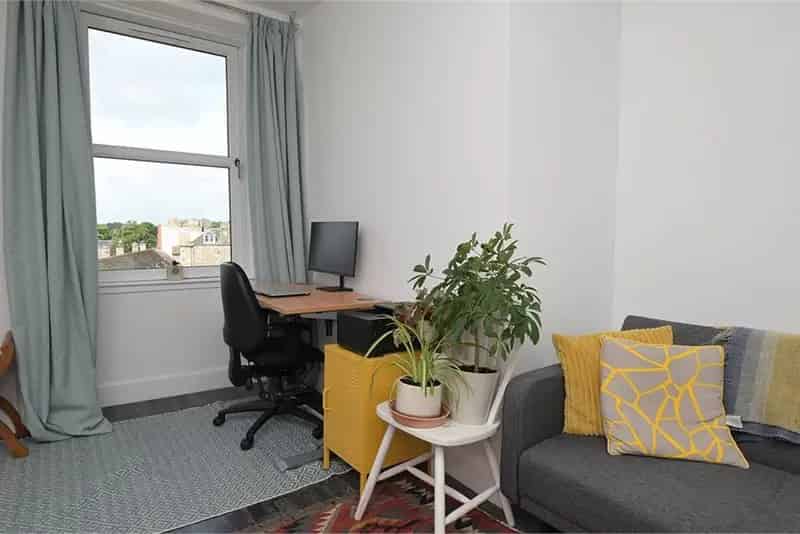 1 Bed Flat Top Floor Musselburgh - Modern Open Plan Living