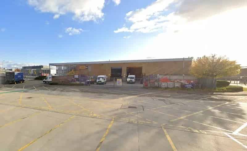 12222 sq ft Warehouse with 7278 sq ft Office Space