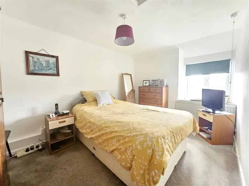 2 Bed Property for Sale
