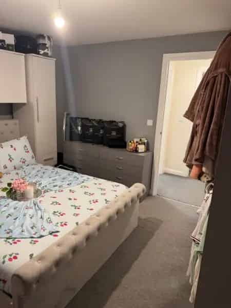 New Build 2 Bed House with Garden and Parking