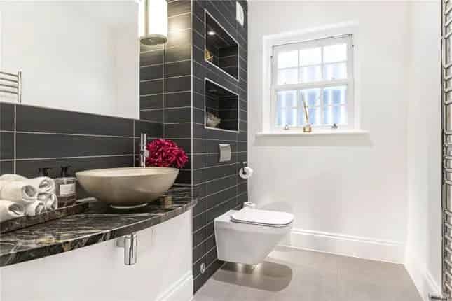Luxury 5-Bedroom Detached House for Sale in Mill Hill NW7
