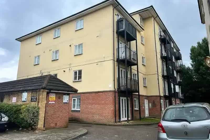2 Bedroom Flat for Sale