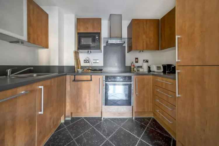 Flat For Sale in London, England