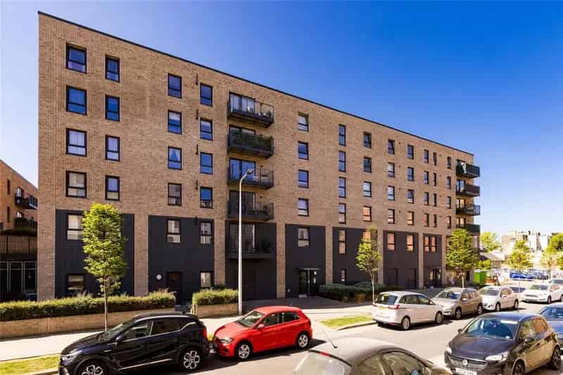 2 Bedroom Apartment for Sale in Leith, Edinburgh