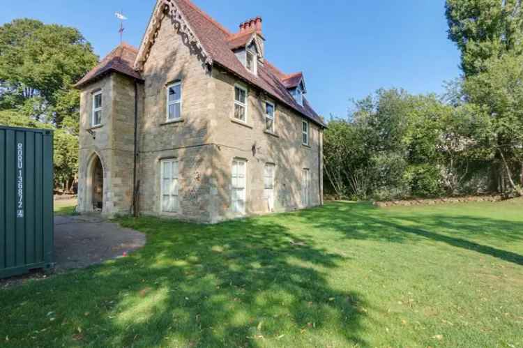 19th Century Country Property with Coach House and Outbuildings