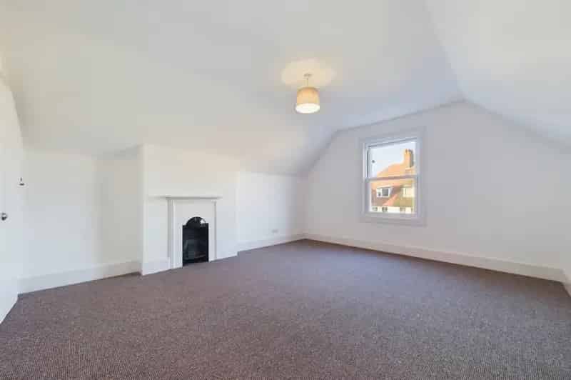 3 Bedroom Flat For Sale Folkestone West End