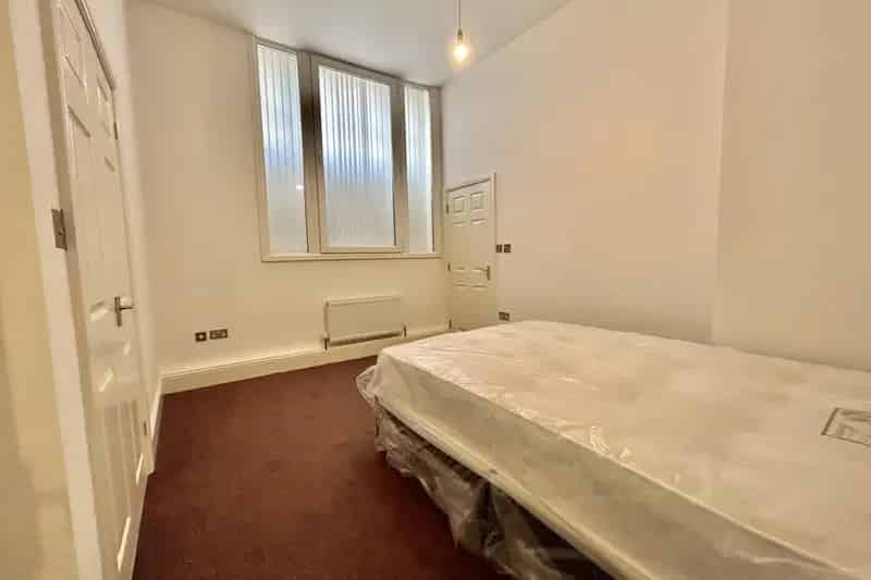 Derby Train Station Apartments - Modern 1 & 2 Bedroom Flats