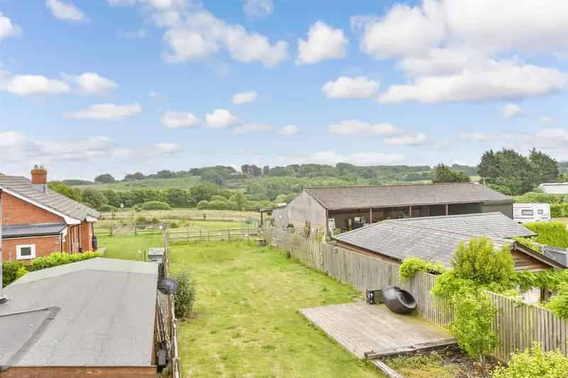 5 Bedroom Farmhouse For Sale - Stylish Modern Living in a Historic Setting