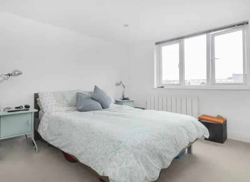 One Bedroom Flat Wooden Flooring Second Floor Spacious Suitable Single Professional Couple