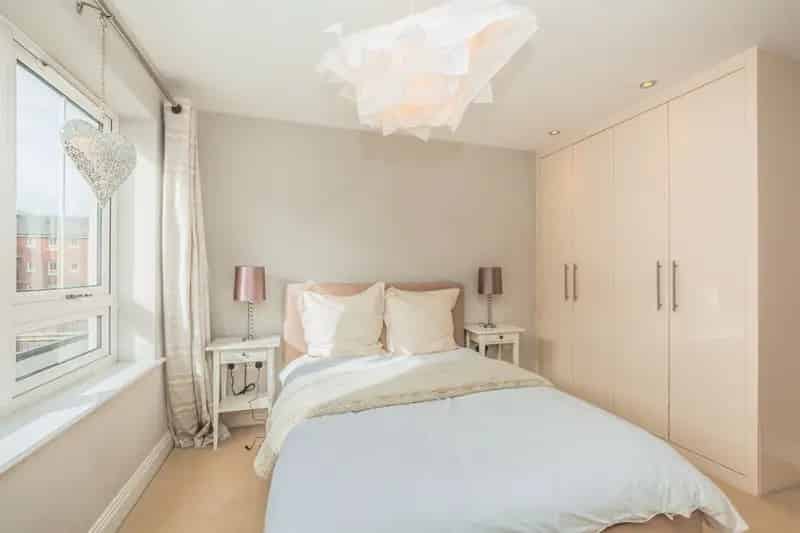 3 Bedroom Townhouse Near Town Centre and Station