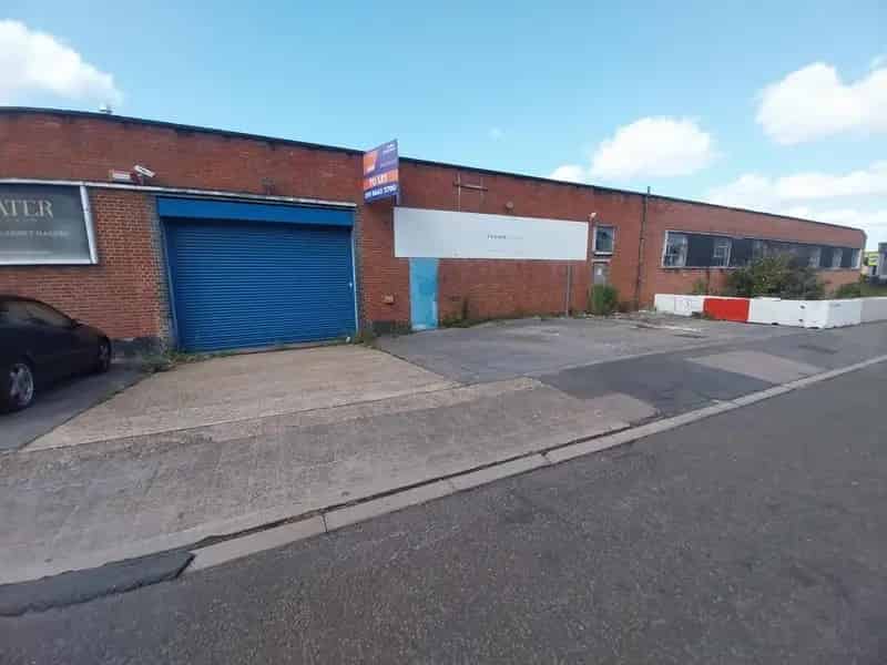 Mid Terrace Unit with Office Space and Mezzanine
