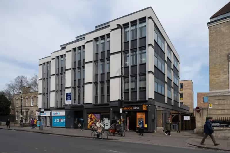 Modern Cambridge Office Suites with Parking and Amenities