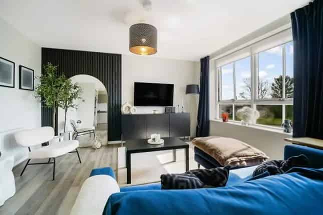 2 Bedroom Flat for Sale in Glasgow's Richmond Gate