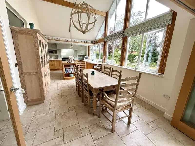 5 Bed Detached House For Sale