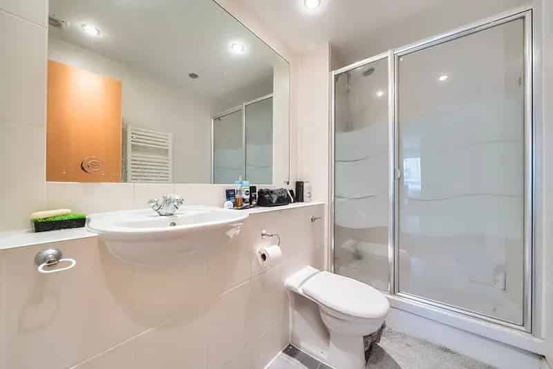 2 Bed 2 Bath Apartment Near Canary Wharf
