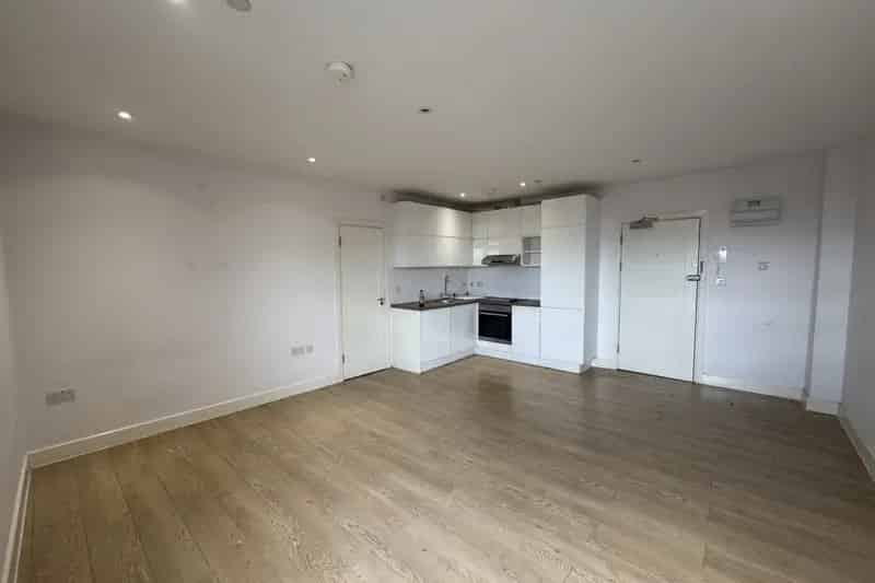 Stylish Town Centre Studio Apartment