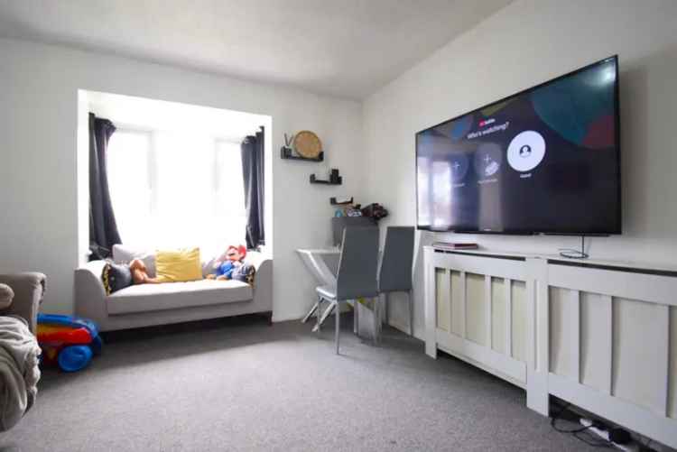 2 Bedroom House Near Bedford Town Centre and Station