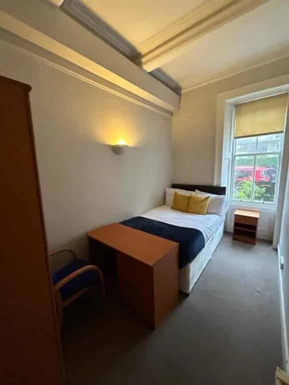 3 Bedroom Flat to Rent in Dalry Edinburgh