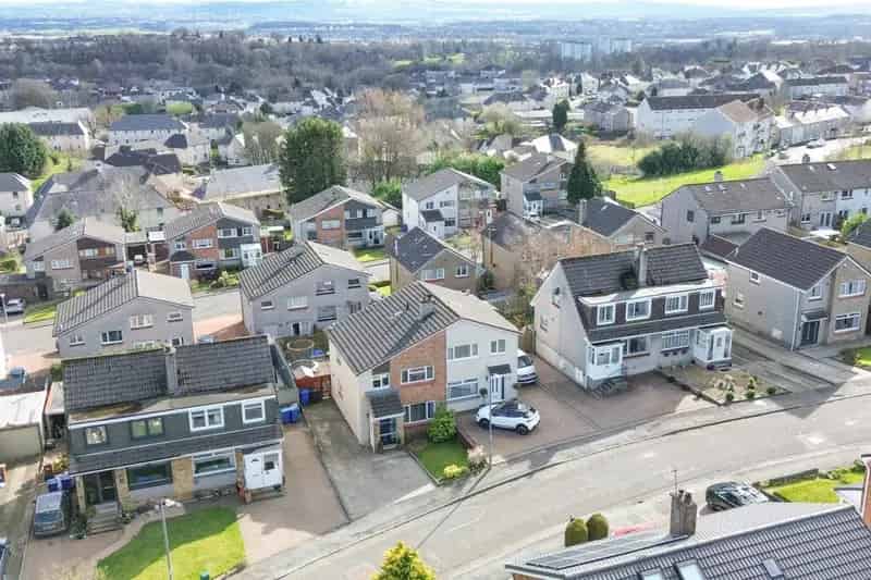 3 Bedroom Semi Detached House for Sale in Duntocher