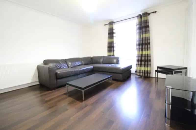 2 Bedroom Furnished Flat to Rent May 12th 2025