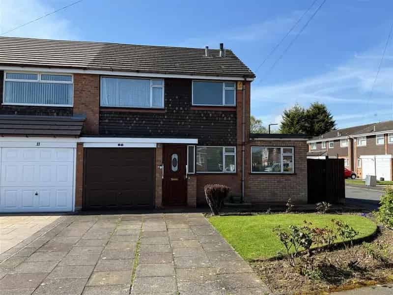 3 Bedroom Semi Detached House For Sale