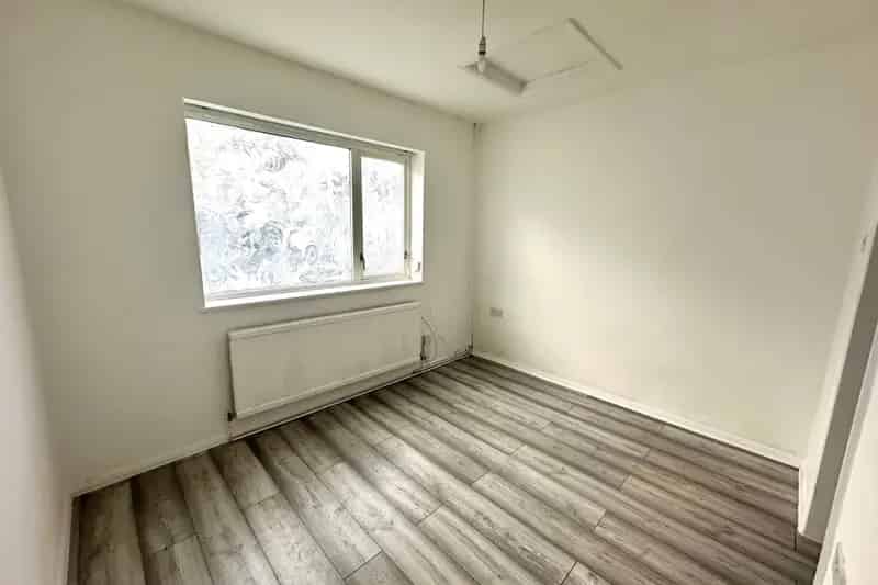 One Bedroom Ground Floor Apartment Double Glazing Gas Central Heating